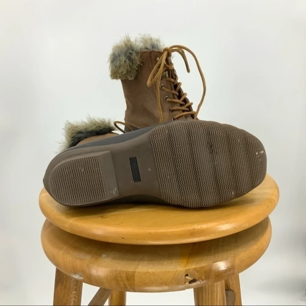 Sperrys faux fur  trimmed rubber duck boot 8.5